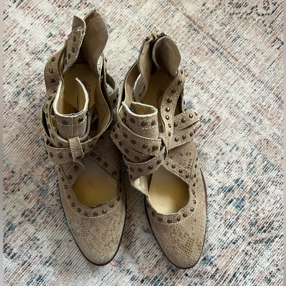 Joyfolie Taupe Studded Kids Dress Shoes - Picture 3 of 6